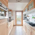 Cozy Villa With Garden, Balcony And Parking Area In Duesseldorf