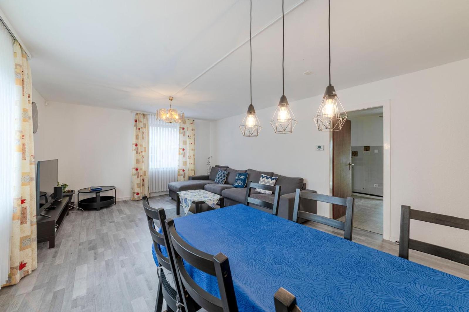 Appartement Cozy With Garden, Balcony And Parking Area In Düsseldorf
