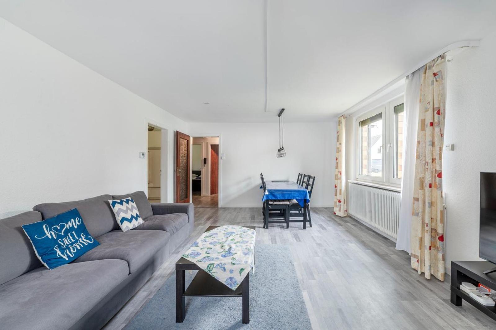Cozy With Garden, Balcony And Parking Area In Appartement *