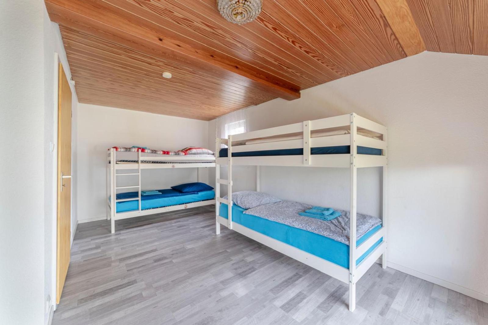 Cozy With Garden, Balcony And Parking Area In Appartamento