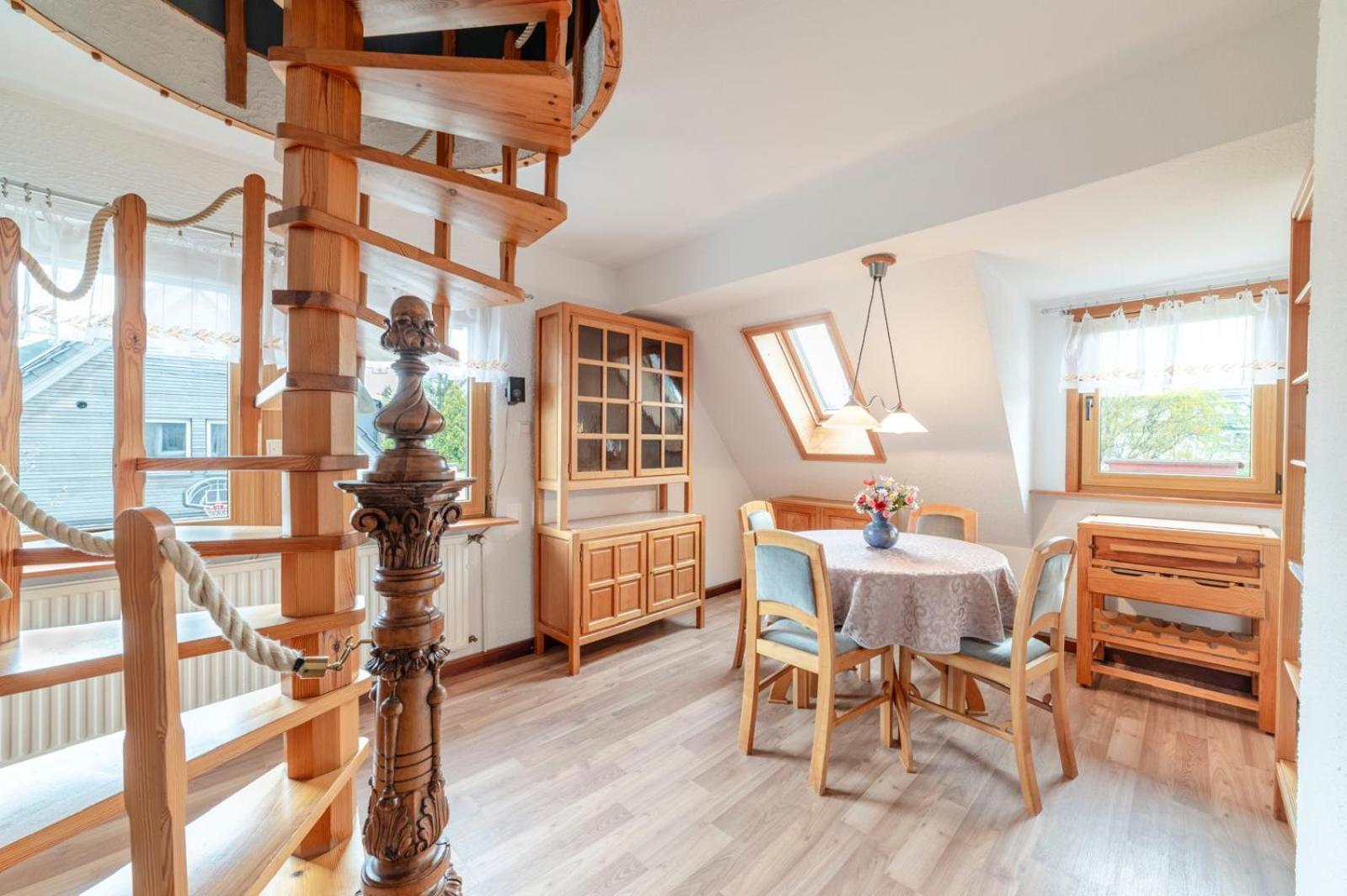 Appartement Cozy With Garden, Balcony And Parking Area In