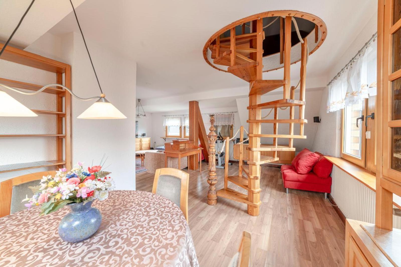 Cozy With Garden, Balcony And Parking Area In Appartement *
