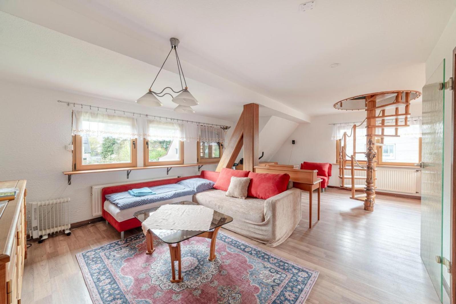 Appartement Cozy With Garden, Balcony And Parking Area In *